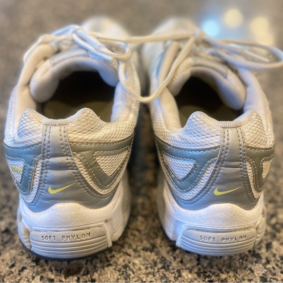 Nike Tennis Shoes - Picture 6 of 6